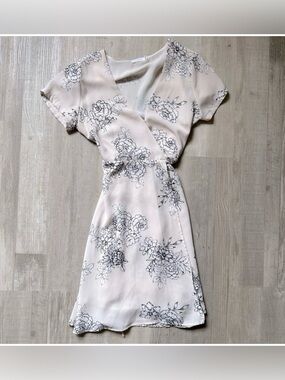 Nordstrom Lush Dainty Floral Print Peach Black Wrap Dress Romantic Chic Small